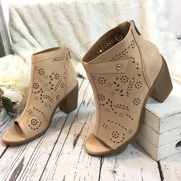 Buckle Shoes - Vintage 93 Buckle store Imelda ankle booties nwob